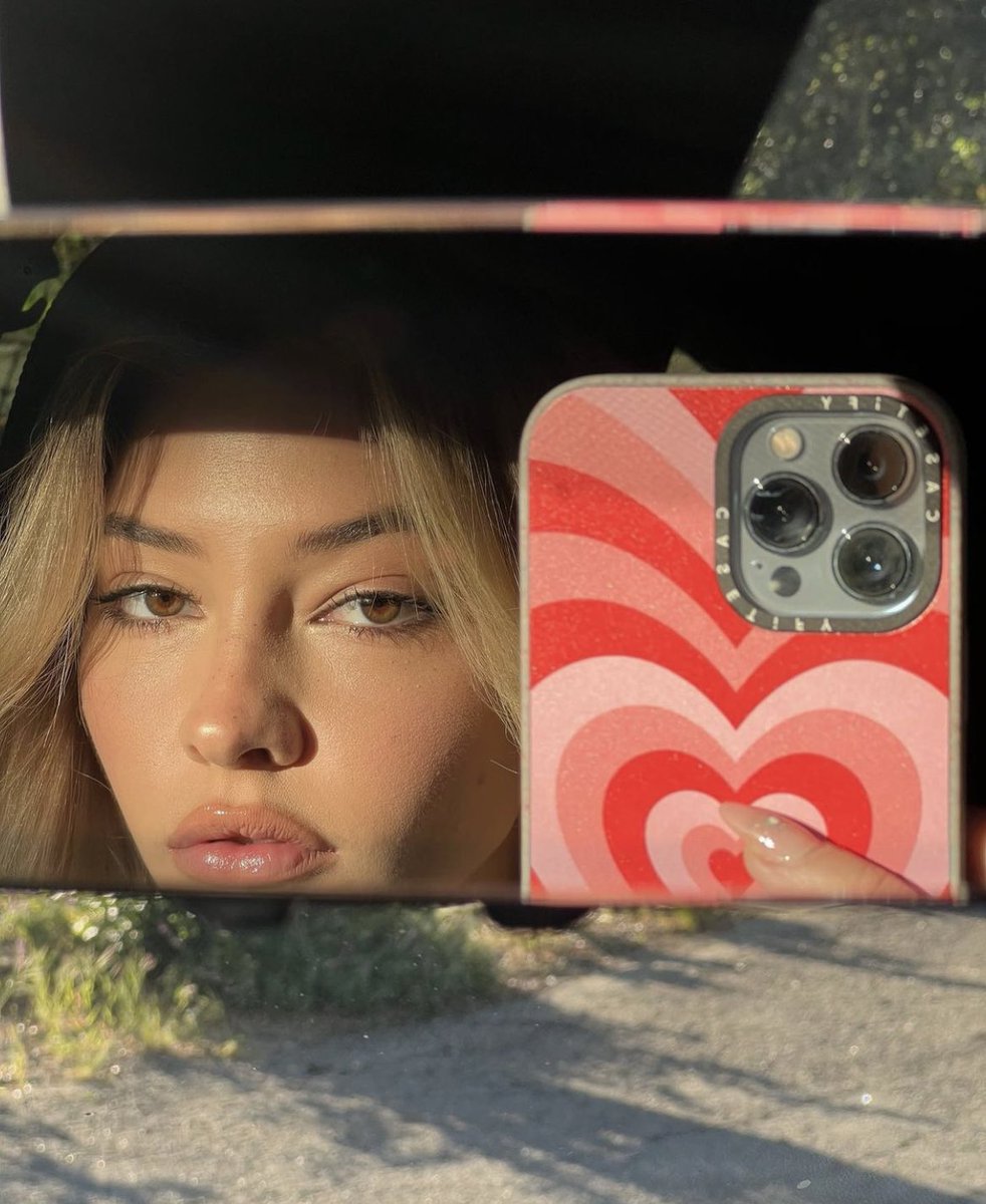 ______ ______ ______ ______ _______
     ← ⚪ sarahcambam                 
               just now