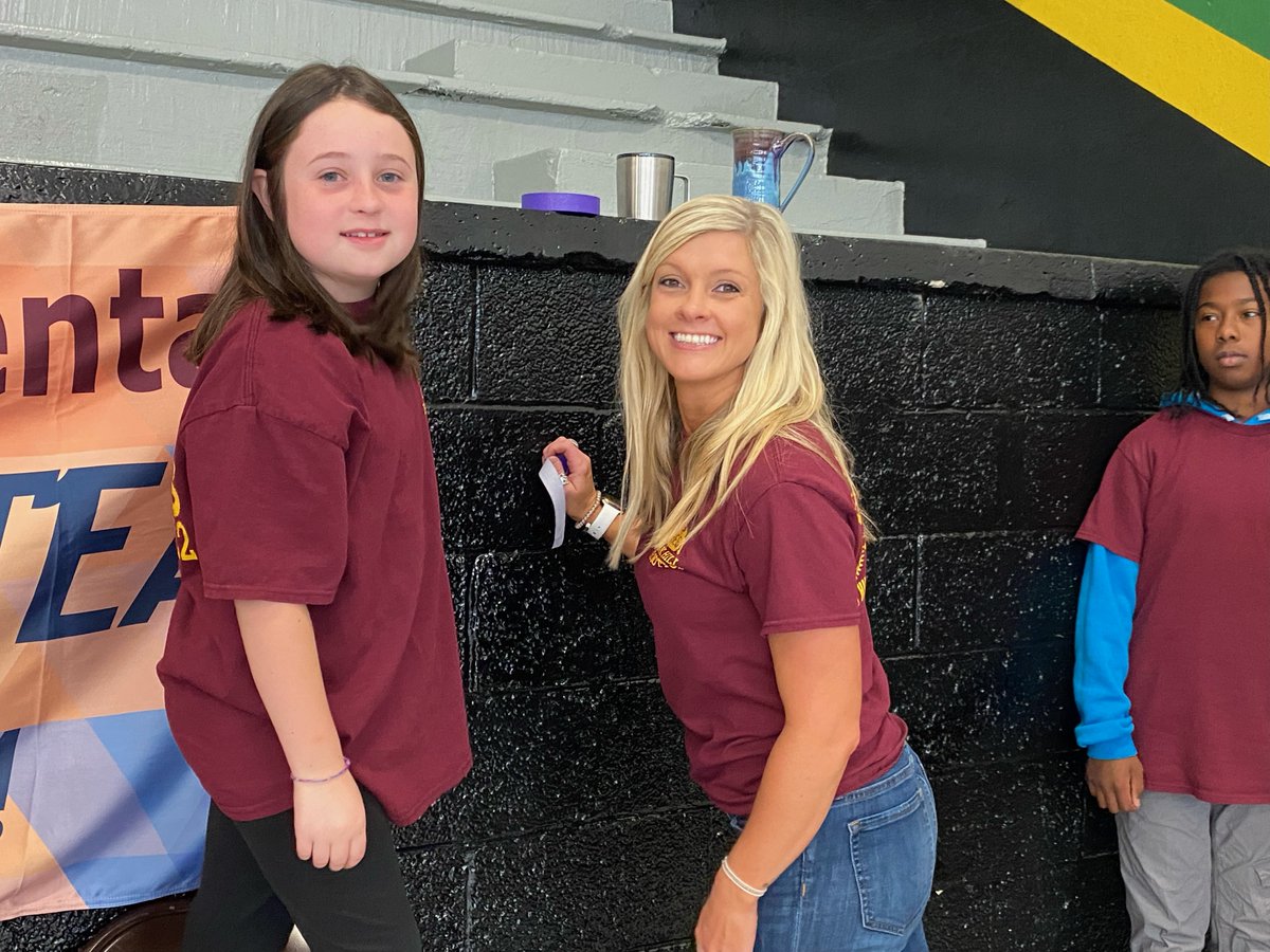 ohes_bulldogs's tweet image. Our Robotics team ROCKS! Way to go Team, Mrs. Palmer & Mr. Williams! 🤖 💻 ⚙️ #roboticsrocks #bulldogstrong #ignitelearningbcps @BurkeCoSchools