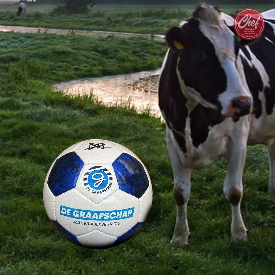 chef_kkd's tweet photo. 🚨🚜 Het is weer tijd voor een nieuwe giveaway!

Wie wil deze door Devin Haen gesigneerde @DeGraafschap bal winnen?

1️⃣ Volg @chef_kkd
2️⃣ Retweet deze tweet

Winnaar krijgt maandag bericht! https://t.co/yIBhrXsDPj