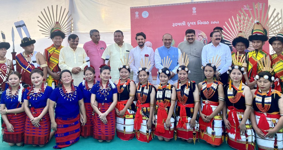 PBSHABD's tweet photo. Union Minister @ianuragthakur today attended the 3rd day of the four-day #MadhavpurGhedFair in Gujarat. 

The event was also attended by @NBirenSingh, Chief Minister of Manipur and Ministers of Government of Gujrat. https://t.co/Ir84nVKaVD