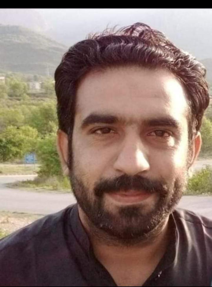 Mehtabali1234's tweet photo. Plz All Quaidian Friends Support this trend on Twitter, it is About our Ex-Quaidian Young Boy from Anthropology 2015-17 who was Murdered Yesterday in Rawalpindi by Unknowns, Make this trend top for Justice 🙏
#JusticeForGhayazAliKhushk https://t.co/CTxriXn6Rl