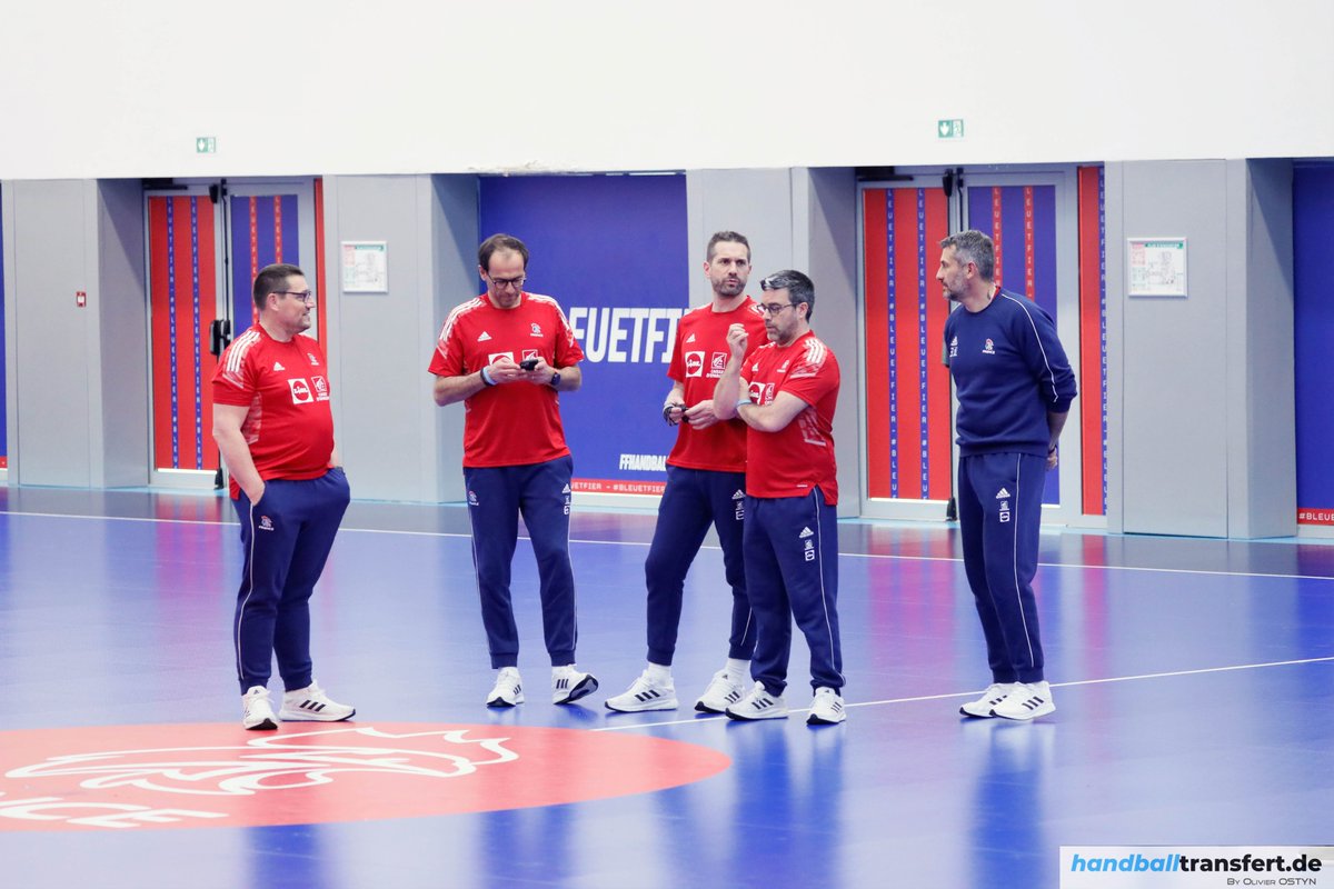 HandDayfr's tweet photo. On se retrouve à la Maison du Handball de Créteil ! 🇫🇷
Retrouvez les Bleus en préparation pour leur double confrontation face à l'Espagne 🧐
Merci à Nytsophotos pour ces clichés 🙂
#handball #EdFM #FFHB #bleuetfier
https://t.co/R6ngWM1EdA https://t.co/BPbfXaVUwj
