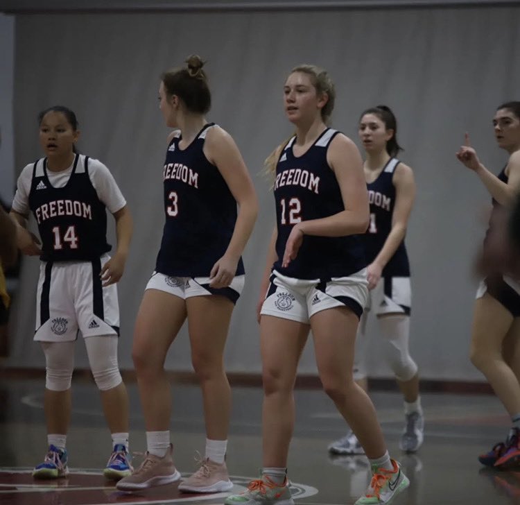 NJFreedombball's tweet photo. Let’s show some love for our 17U that went 4-0 this past weekend is the Shots Up DMV Classic hosted by @hgsl_girls We are just getting started 💪🏽#YourTeamVsOurFamily https://t.co/m0TR9YrzUl