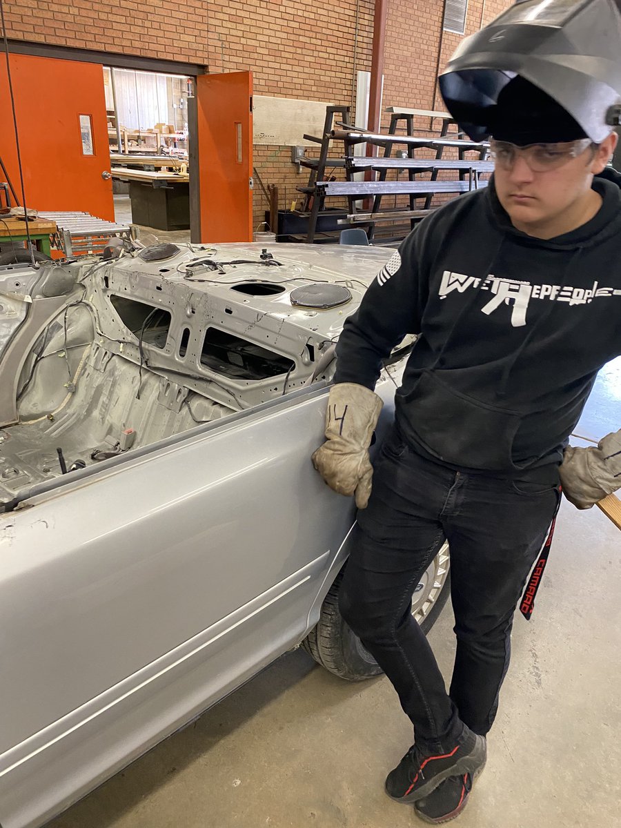 Kelly Arnberger tweet media