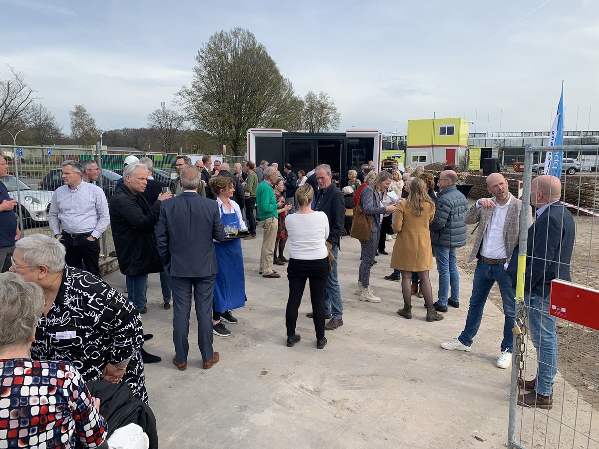 YvetteJaarsveld's tweet photo. Feestelijke start bouw woontoren 52 app #Apollo #Hengelo! Samenwerking met @bpd_nl @MASarchitectuur @gemeentehengelo #leverinkenassenresultaatmakelaars @TSBouwVastgoed https://t.co/LeipVSaXld