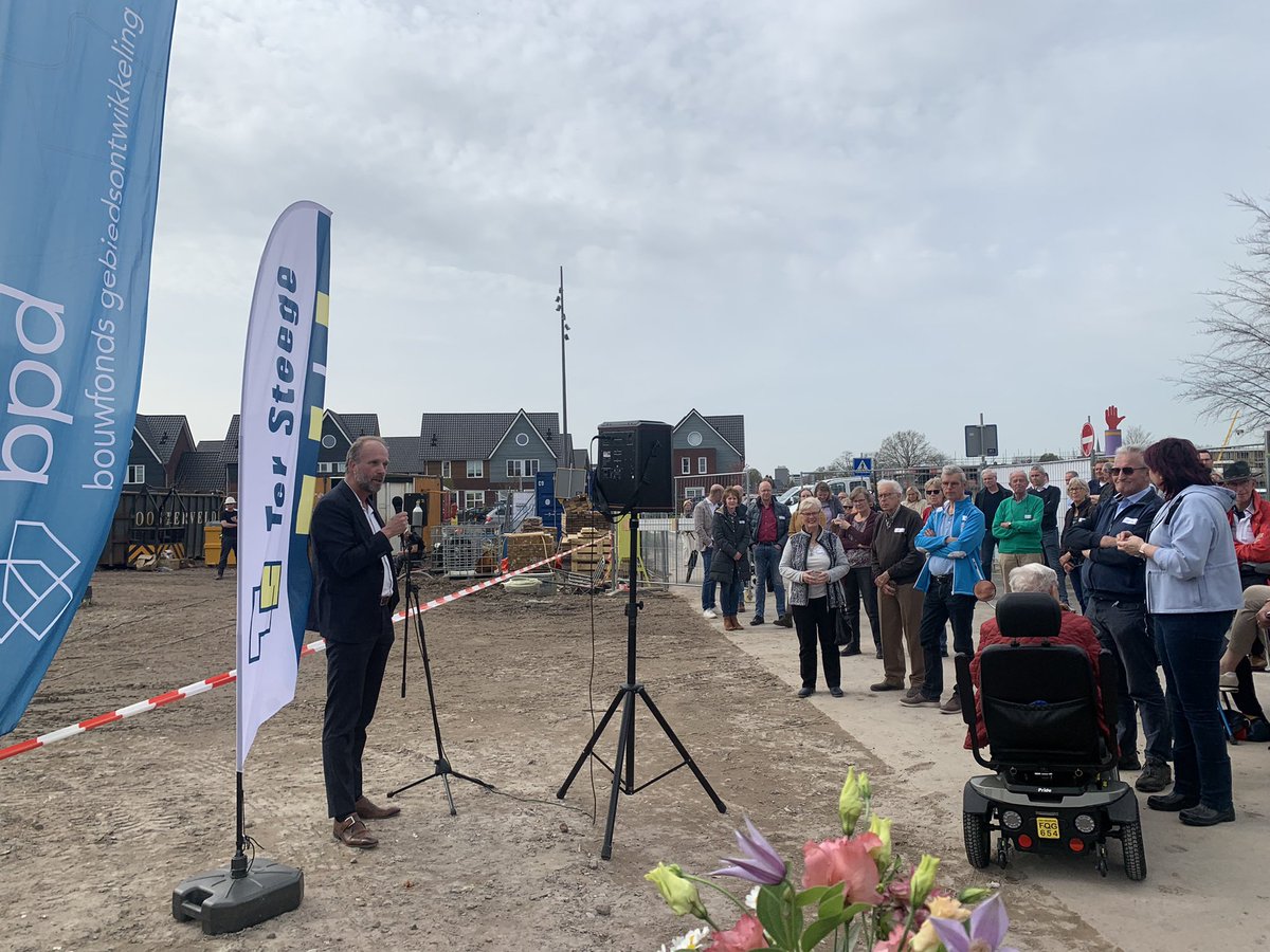 Feestelijke start bouw woontoren 52 app #Apollo #Hengelo! Samenwerking met <a href="/bpd_nl/">BPD | Bouwfonds Gebiedsontwikkeling</a> <a href="/MASarchitectuur/">MAS architectuur bv</a> <a href="/gemeentehengelo/">Gemeente Hengelo</a> #leverinkenassenresultaatmakelaars <a href="/TSBouwVastgoed/">TS Bouw Vastgoed</a>