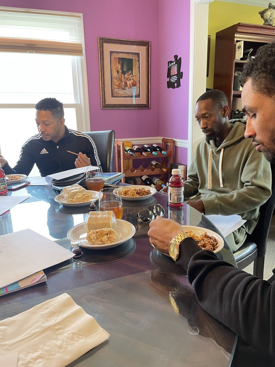 docspeaks's tweet photo. 🤩Today’s #teammeeting brought to you by the fine cuisine @cavbpt (jolof rice &amp; bean stew) &amp; @mhazelb (tuna 🐟)😋 https://t.co/8kSFPq8Wer