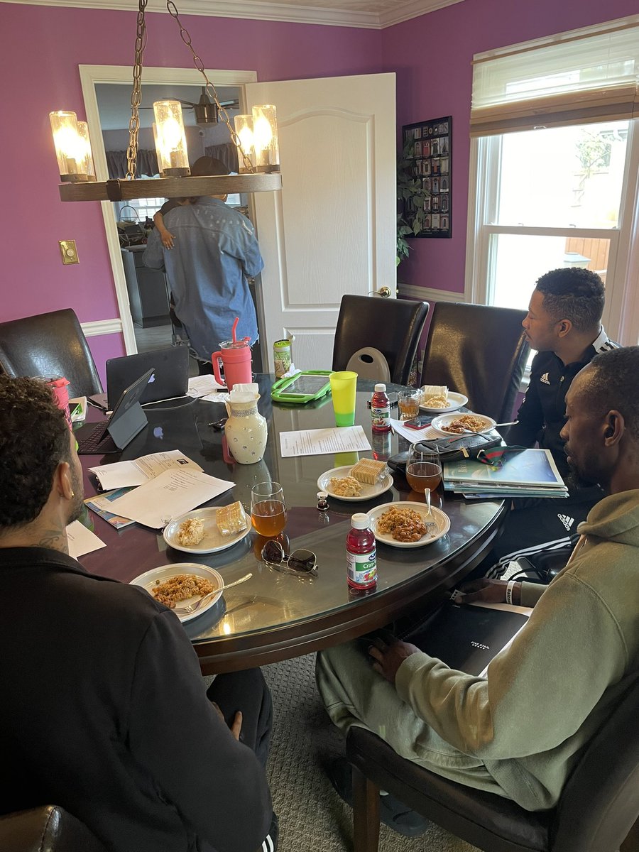 docspeaks's tweet photo. 🤩Today’s #teammeeting brought to you by the fine cuisine @cavbpt (jolof rice &amp; bean stew) &amp; @mhazelb (tuna 🐟)😋 https://t.co/8kSFPq8Wer