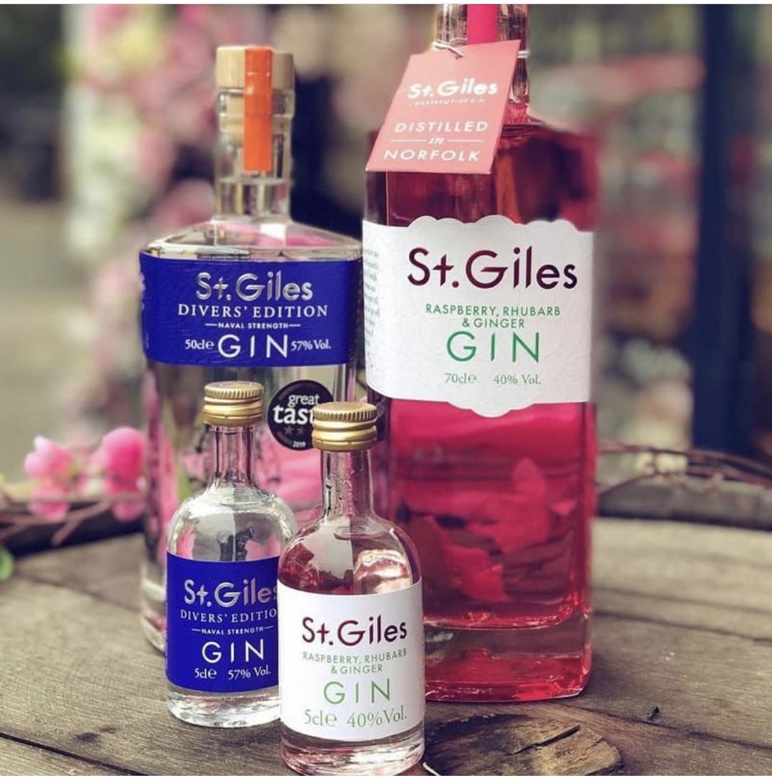 Hooray! It’s our 5th birthday this Easter!! 🎉🎂🐣To celebrate we’re giving our lovely customers 2 FREE miniatures and £5 off one of our delicious bottles of gin. Enter the code Birthday5 on our website #birthday #discountcode #Giveaway