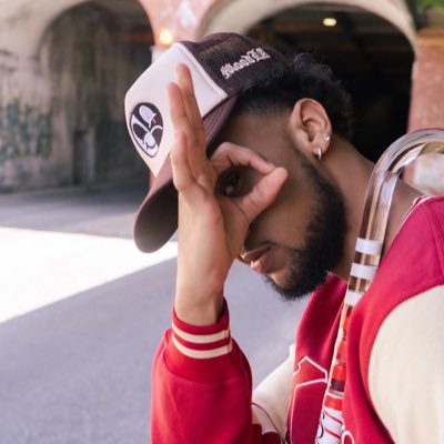cells_era13's tweet photo. #NewProfilePic https://t.co/QUGgC4HnzG