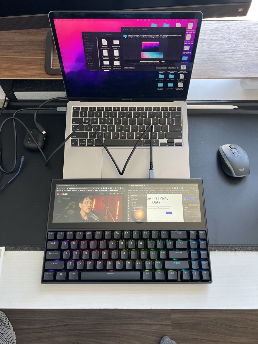 nandoprince93's tweet photo. Ok reviewing this new k2 keyboard from #kwumsy was so cool. Deff worth the watch!

https://t.co/DX56Q55oCp https://t.co/sOpYOQOmRe
