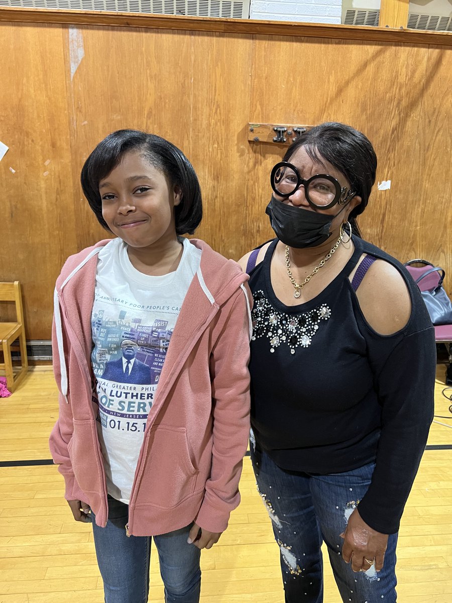 BayardSchool's tweet photo. 15 hair professionals offered over 60 students haircuts, straightening hair, curls, and braids. Smiles beamed throughout the day from students and staff as our kids self-esteemed boosted, offering a sense of #BulldogPride

#BayardStrong #ChristinaCommunity https://t.co/suD6Iyvy5p