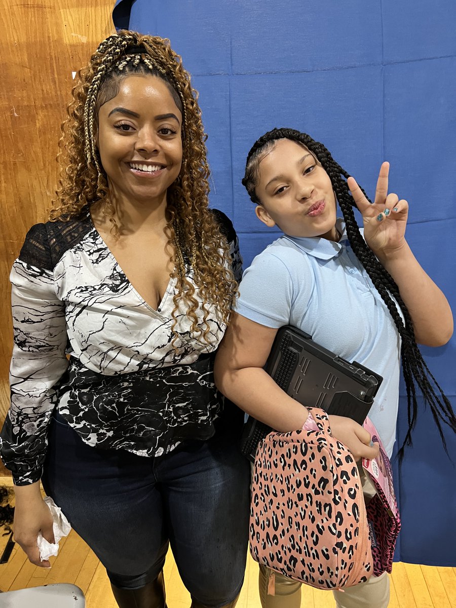 BayardSchool's tweet photo. 15 hair professionals offered over 60 students haircuts, straightening hair, curls, and braids. Smiles beamed throughout the day from students and staff as our kids self-esteemed boosted, offering a sense of #BulldogPride

#BayardStrong #ChristinaCommunity https://t.co/suD6Iyvy5p