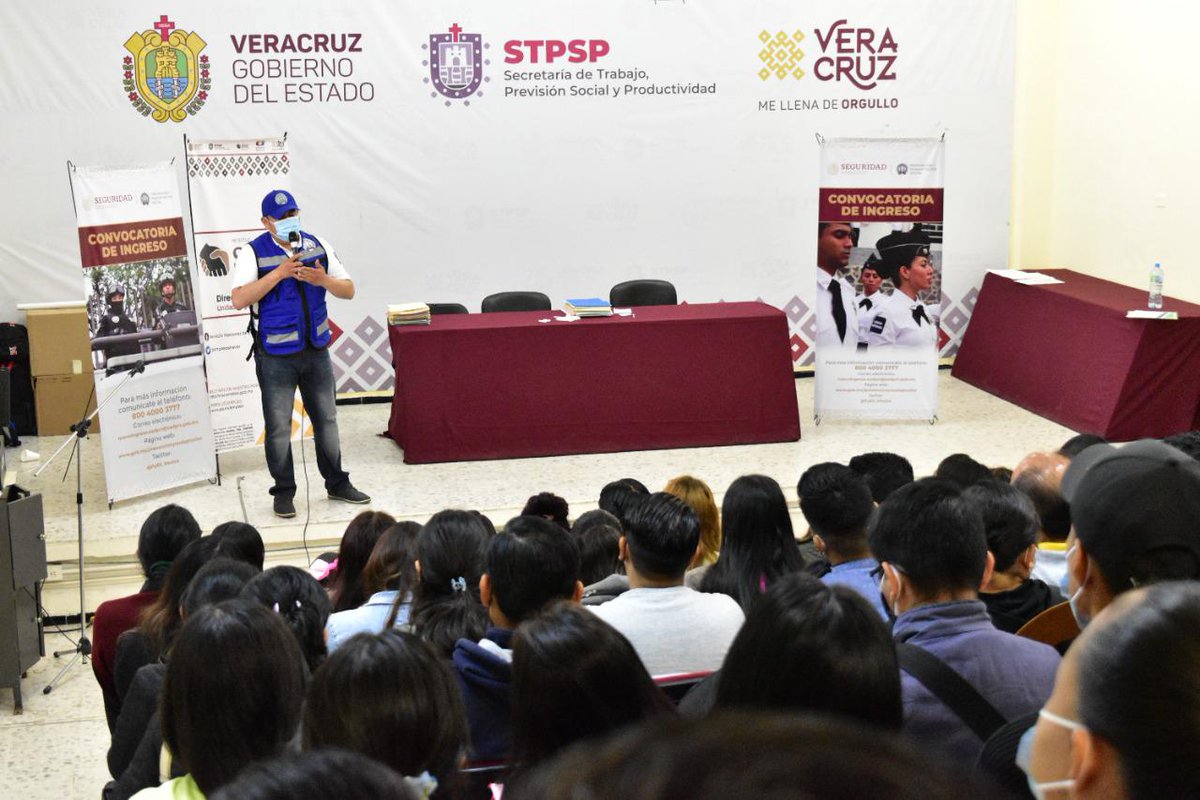 STPSPveracruz1's tweet photo. 📰#VeracruzMeInforma:

🔹Se llevo a cabo el reclutamiento presencial para formar parte del Sistema Federal Penitenciario de la @SSPCMexico. Durante la jornada el personal del #SNEVER atendió en todo momento a las y los buscadores de empleo para un correcto proceso de vinculación. https://t.co/KNUHRw2Xid