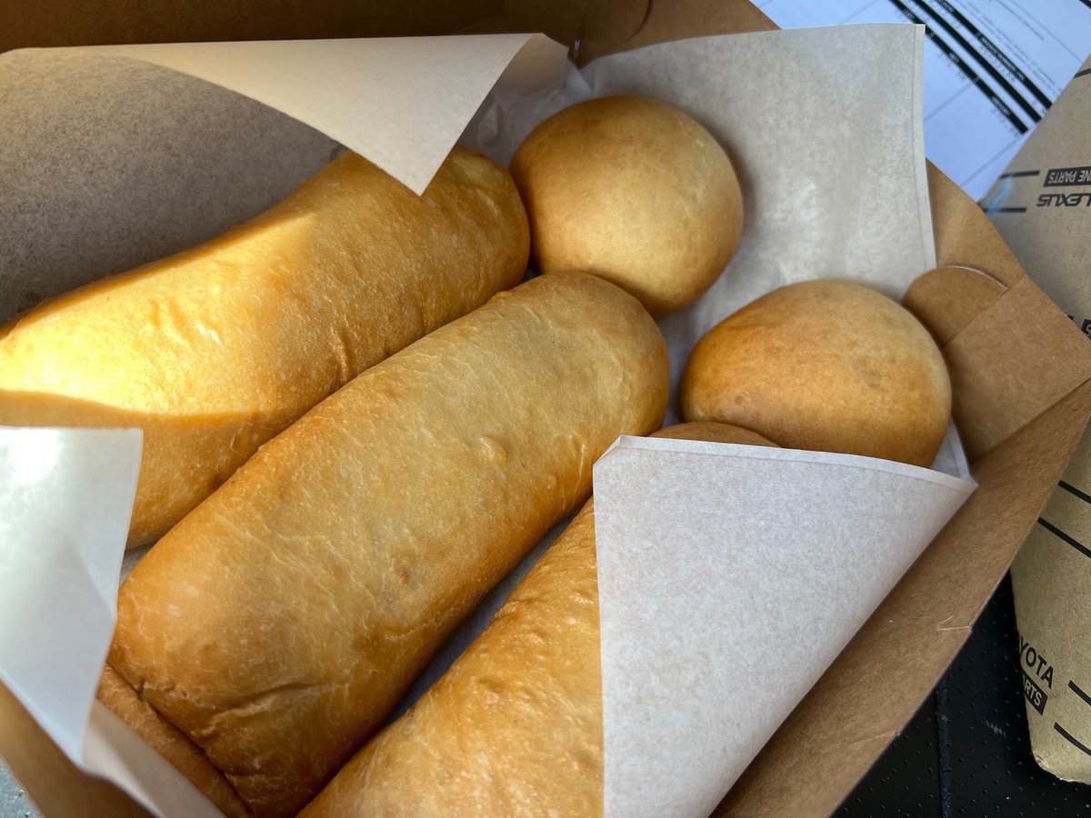 MyCarDoc's tweet photo. Because I was already on 96th St. picking up parts, how can I not stop and get fresh kolaches? #KolacheFactory @KolacheFactory (@ Kolache Factory) https://t.co/32W4yRftwA https://t.co/68gSTLh7D5