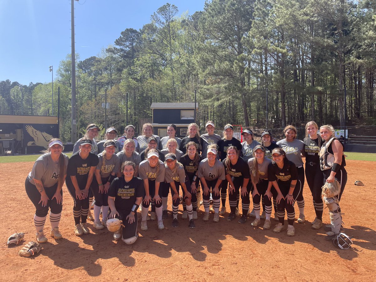 AP_Elite_Cooper's tweet photo. Grateful for our Gold program and  @apgold04 for always being an awesome team to get work in with!! Awesome Sunday and good work with intent! https://t.co/IILuVbChOj