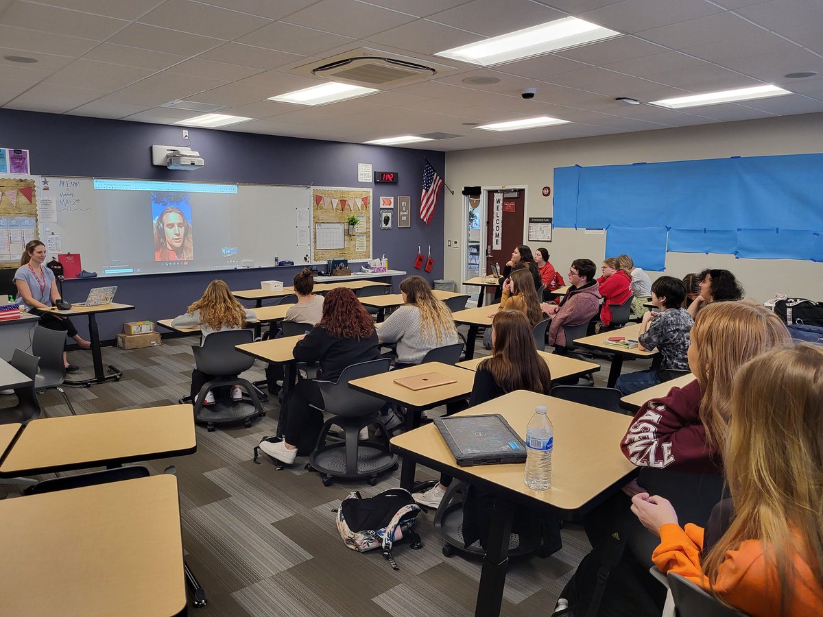 RomeoAcadCoach's tweet photo. Former student @SamBrunner6 zoomed in from Vienna to speak with the @RomeoHighSchool Education Pathway class to share about teaching abroad.  Thanks Sam and best of luck! @RomeoHHP https://t.co/ZSNdKPfGVu