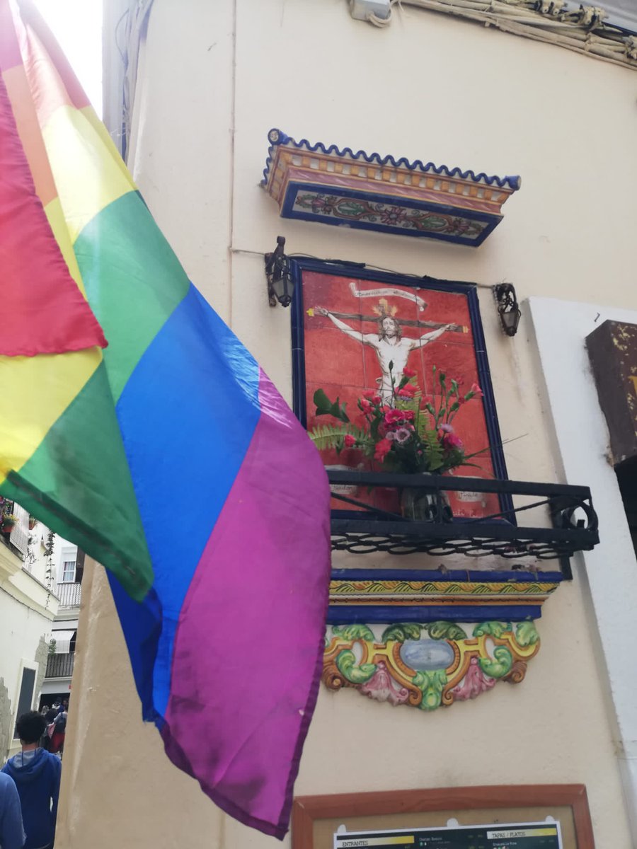 JBC_and_thecity's tweet photo. Mi prima Lucía me manda esta foto desde Cádiz y me dice: "Me acuerdo de los #Jesuses" 🤣🙏
#FelizSemanaSanta
@jescarz01 ❤ https://t.co/UOjwu8OBvm