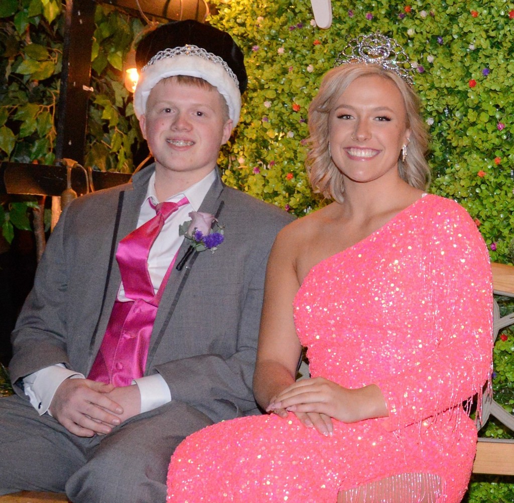 Congratulations to our Prom Royalty; King-Jacob Pereboom and Queen-Annie Witt!  Photo courtesy of Amanda at the Reporter &amp; Farmer.
