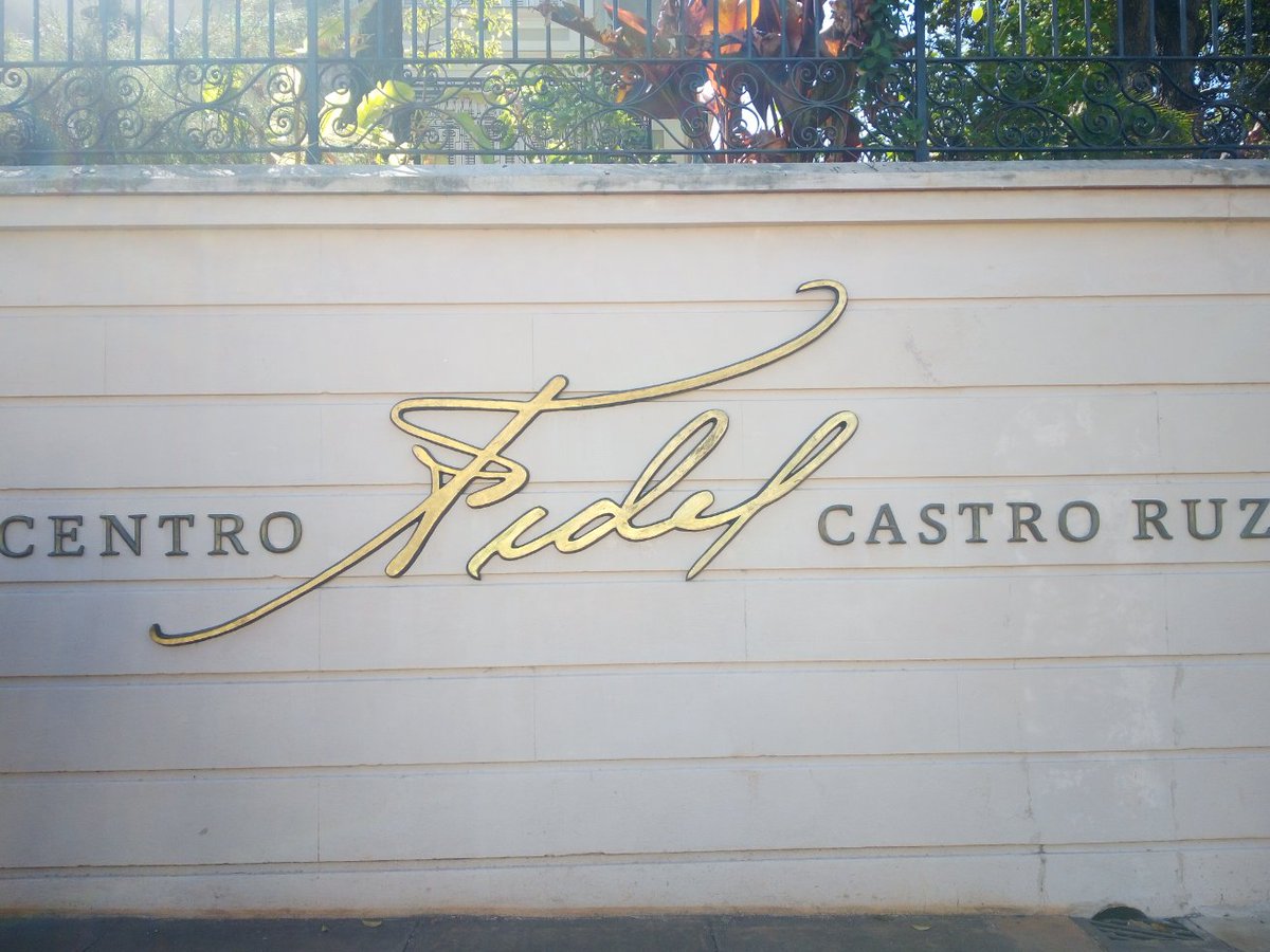 Jóvenes del Sector del Comercio de conjunto con el Sindicato del Comercio la Gastronomía y los Servicios visitan el @Centro Fidel Castro Ruz