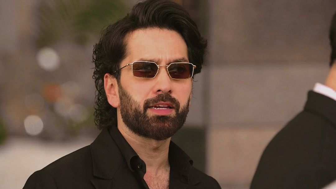 Taurusgirrl's tweet photo. "Him in black suit and also with sunglasses! he is glowing" 🤏🏼🥺

#NakuulMehta #BadeAchheLagteHain2 https://t.co/yuUxxrkQww