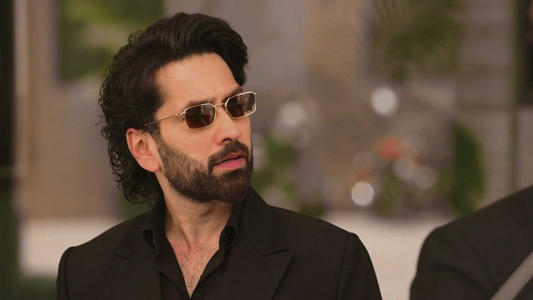 Taurusgirrl's tweet photo. "Him in black suit and also with sunglasses! he is glowing" 🤏🏼🥺

#NakuulMehta #BadeAchheLagteHain2 https://t.co/yuUxxrkQww