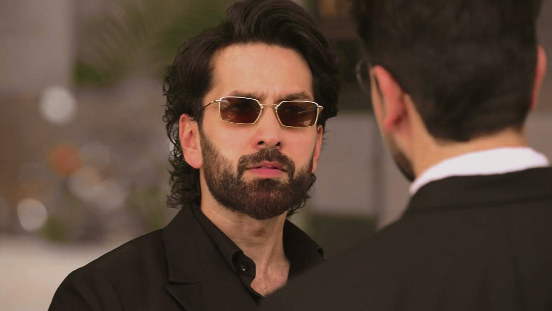Taurusgirrl's tweet photo. "Him in black suit and also with sunglasses! he is glowing" 🤏🏼🥺

#NakuulMehta #BadeAchheLagteHain2 https://t.co/yuUxxrkQww