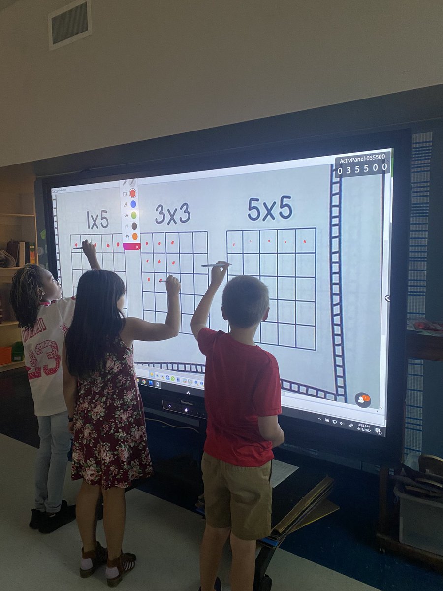 We love getting to create arrays on the @LearnPromethean Boards #camplevelup #firedupforstaar