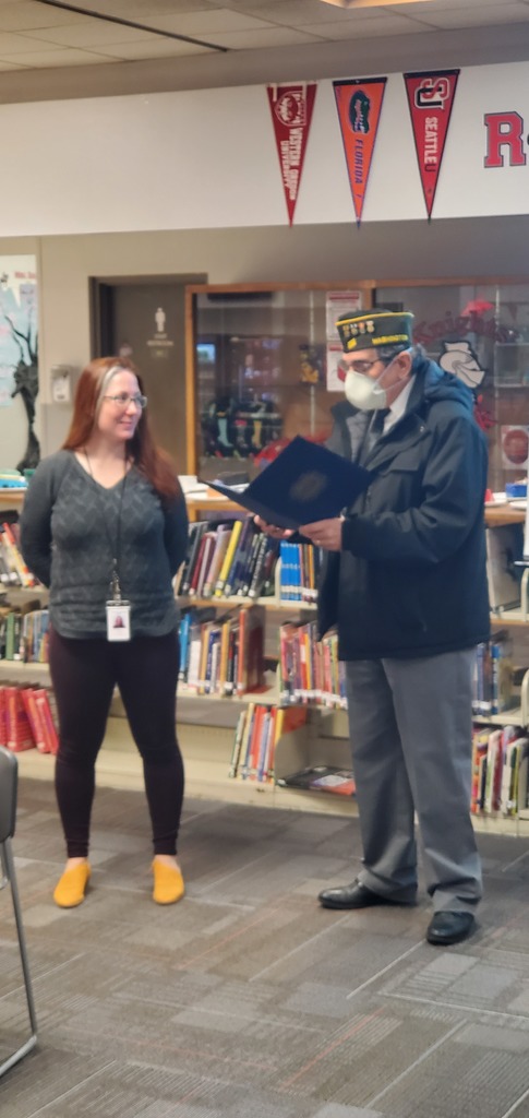 TMS_Knights's tweet photo. Congratulations to Lyndsey Bullough on receiving the National Citizenship Education Teacher Post Recognition Award from VFW Post 5858 in Tenino. https://t.co/3HAFSpavBy