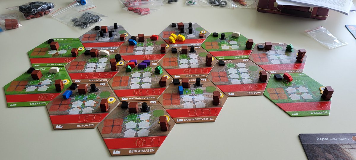 Heute haben wir das Spiel #Neustart bekommen, welches wir demnächst auch in der Schulung einsetzen. #ekusafe <a href="/herbertsaurugg/">HerbertSaurugg</a> #Simulatorzentrum