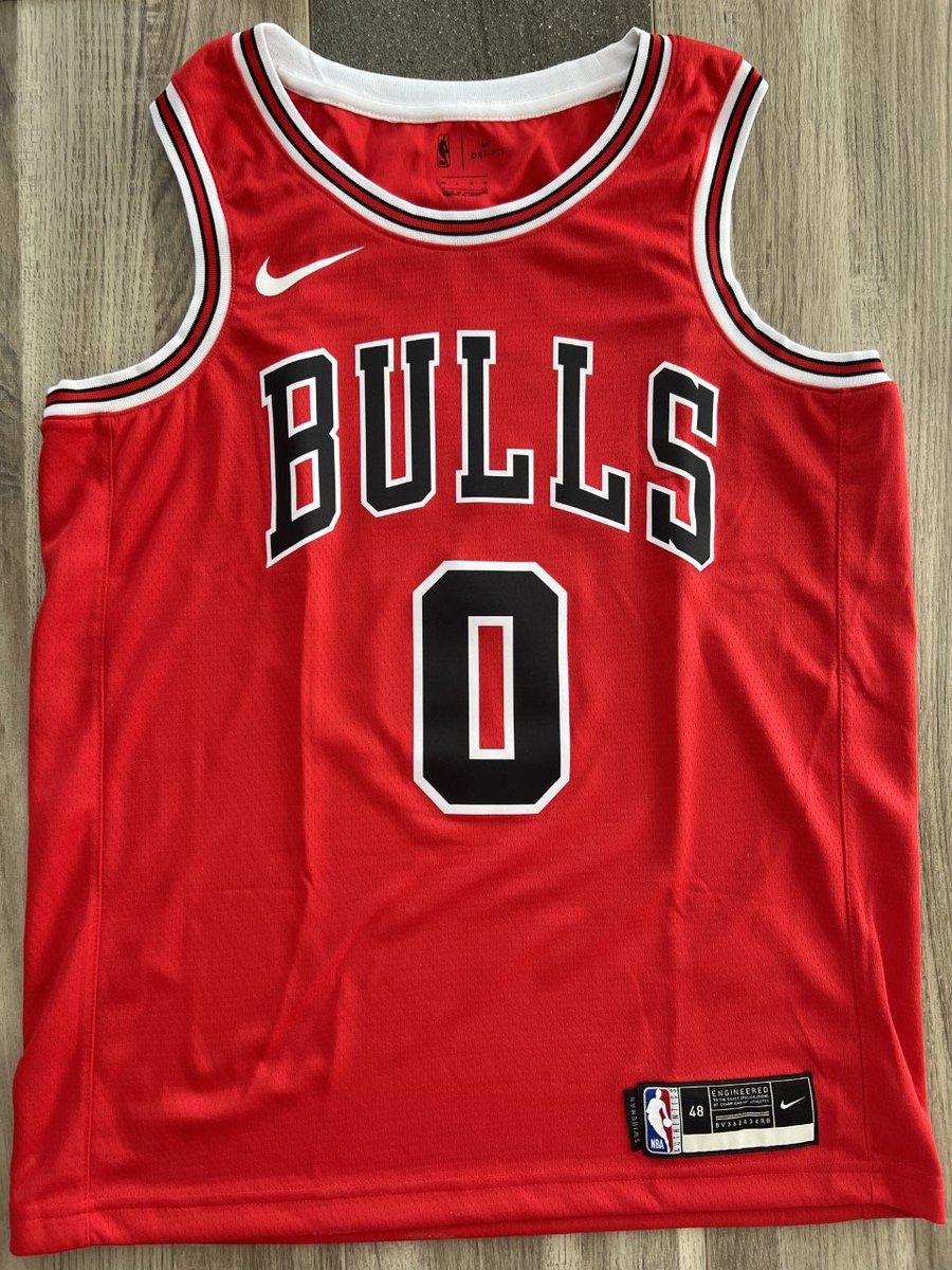 bullsfr's tweet photo. 🐂 NOUVEAU CONCOURS !🐂

Tentez de gagner un énorme cadeau avec un maillot de Coby White signé lors du dernier voyage des amis @TripDoubleUSA ! 🏀🔥

Pour participer :
- RT ce tweet !
- Follow @TripDoubleUSA et @bullsfr ! 

Le TAS aura lieu le 10/05 en soirée ! 🍀 https://t.co/1rw6wYoc2a