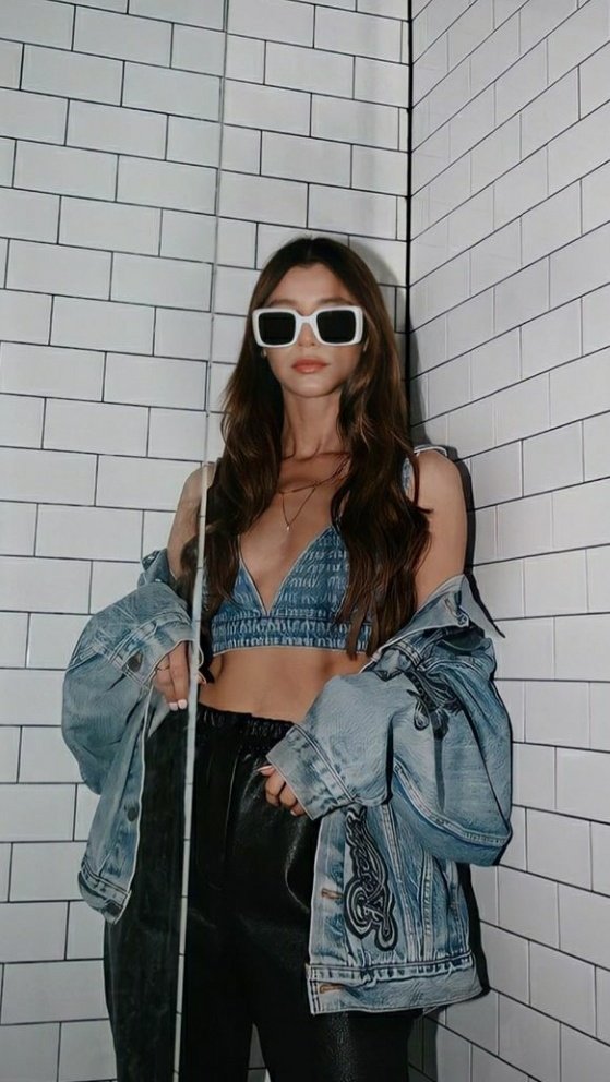 HQCALDER's tweet photo. HQ eleanor | April 12, 2022. ♥︎ 

¡she is the moment! #HQeleanor https://t.co/aBy59Wi1I8