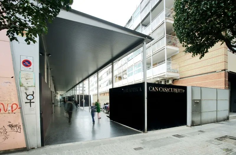 AfaJungfrau's tweet photo. La Biblioteca Central de Badalona fa 2 anys i 3 mesos que està tancada. Reivindiquem la reobertura de Can Casacuberta! Ens trobem dijous 21 d’abril a les 18.30 h a la porta de la Biblioteca. Porta una cassola. https://t.co/3i3ZtdYxaw