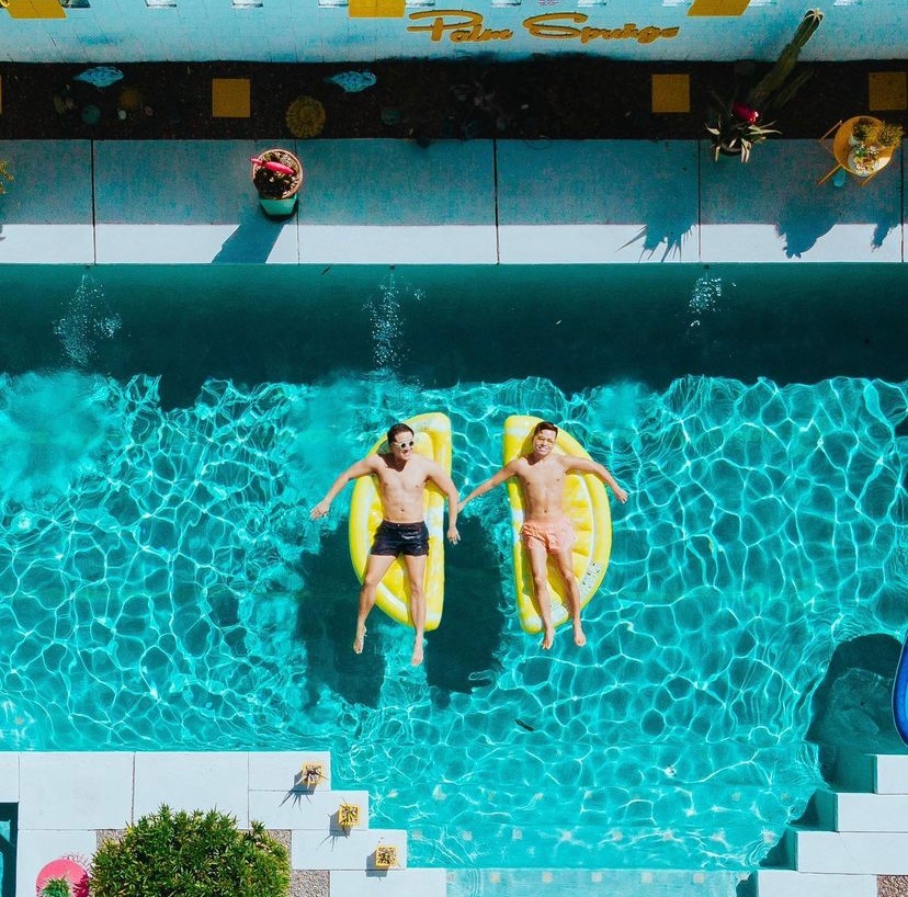 PalmSpringsCA's tweet photo. The calendar says Tuesday but our heart says weekend. Midweek escape anyone? #HelloPalmSprings
Photo Credit: @ericandbrad https://t.co/Q3qCIBkDMq