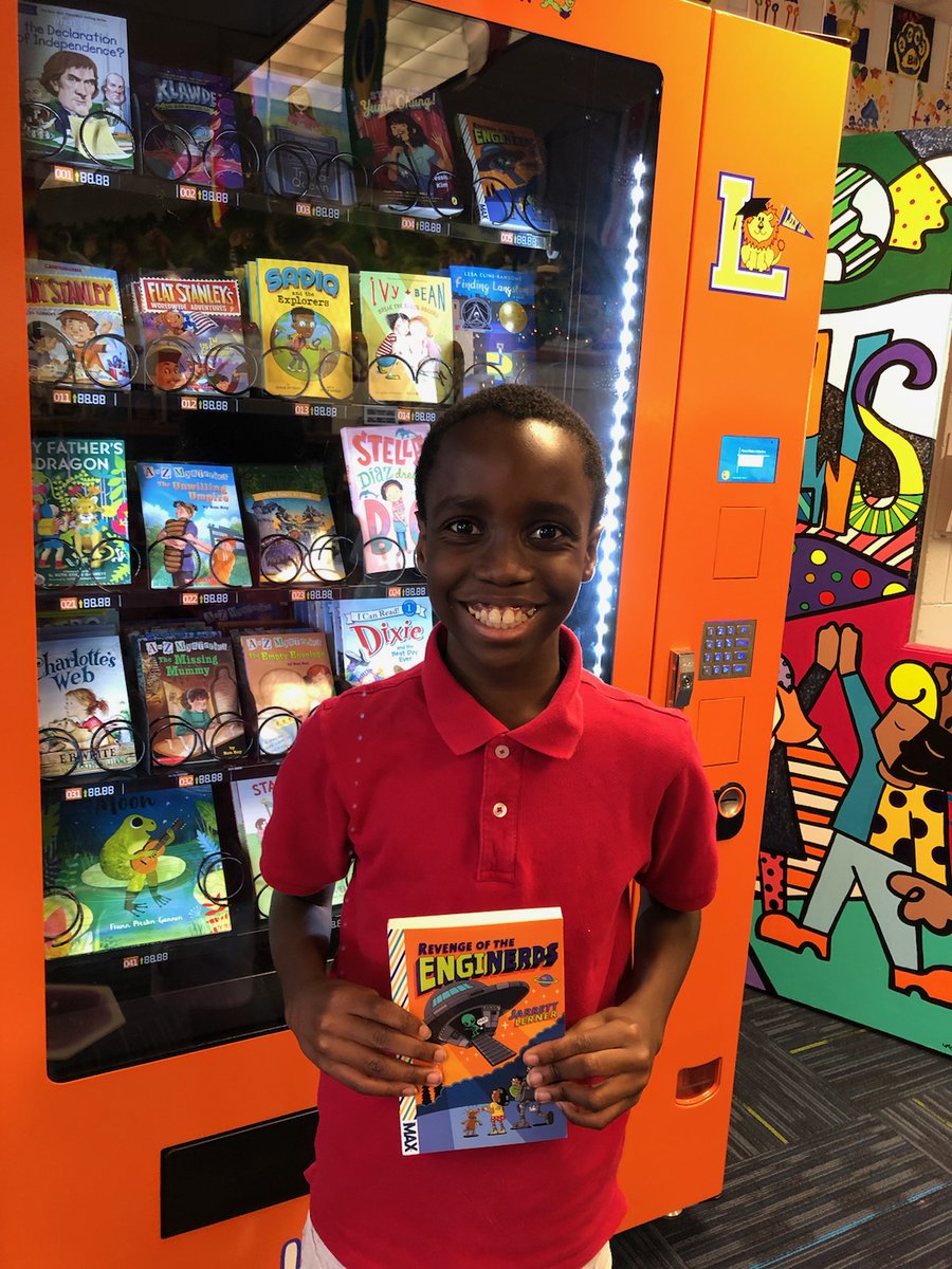 dayankee's tweet photo. Shedmike got Bingo!!

#mediacenter #library #libraries #ccpsproud #ccpssuccess @lelylionsroar @collierschools @ccpsii @theleaderinme #mediamagic #mediamagician #readersareleaders #makerspace #mediacenters #education #schoollibrary #elementarylibrary 

@global_vending_group https://t.co/LywxuQYZGP