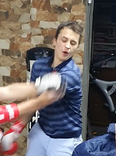 SHaipman's tweet photo. Šodien man bija kautiņš ar slaveno kidalu Audzhudeelu, dabuju reāli pa jebli, un nožēloju ka izaicināju viņu. Pašlaik mans rekords ir 0-16 #imlearning #miketaison #idol https://t.co/DqS3j7i6gA