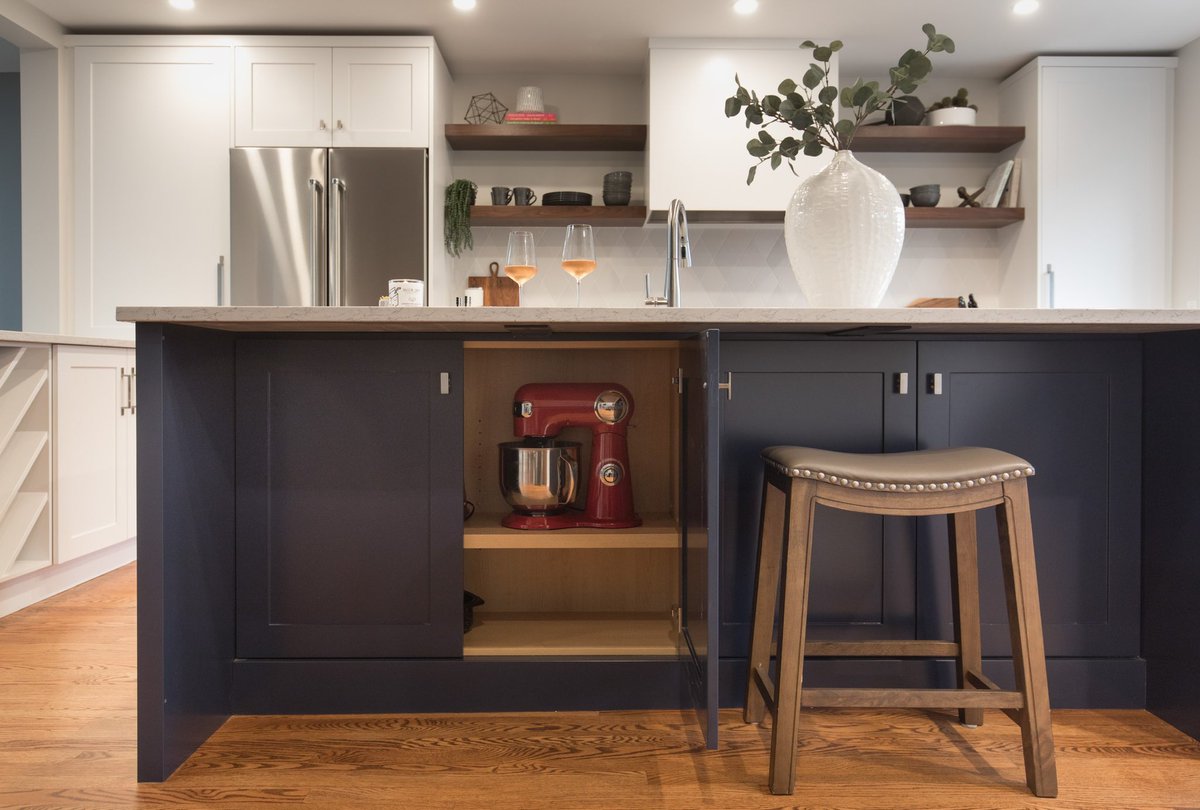 CatalystBuilds's tweet photo. Isn’t it nice to have your favourite appliances tucked away ⤵️ but still close by?  We will always incorporate as much storage as possible into every square inch of your renovation! #kitchen #kitchenreno #yyc #renovator #yycliving https://t.co/smBXEWWDPk