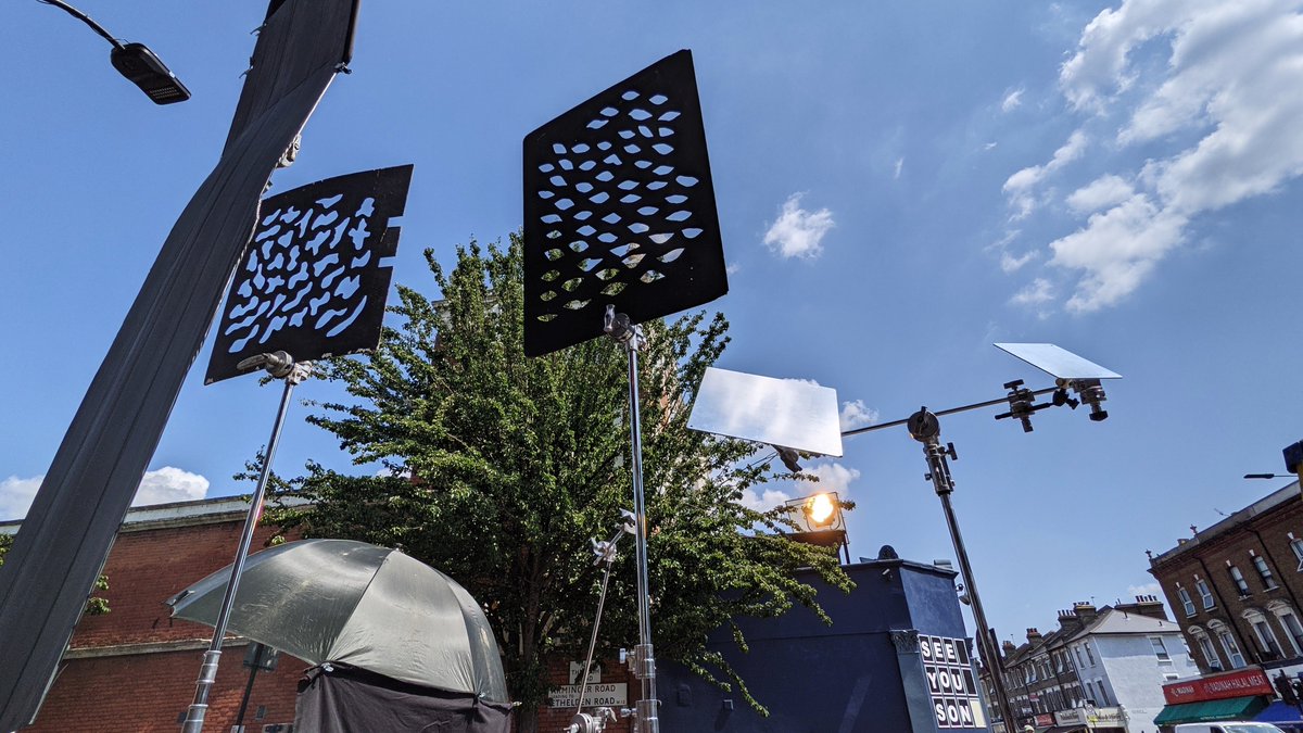 filmgearusainc's tweet photo. @stkristof_behind_the_scene dips this cookie 🍪 in the warm rays of FilmGear®’s 12/10kW Tungsten Power Beam for some crisp, dappled shadows 🤤
#filmgearusa #setlife #cinematography #IATSE600 #IATSE728 #gaffer #rigging #behindthescenes #powerbeam #beamprojector #tungsten https://t.co/NsUR7bwSZA