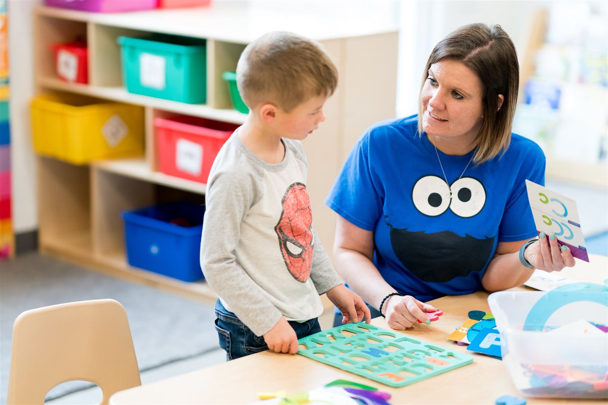 CUSD200's tweet photo. Ms. Stephanie just loves working with our youngest learners in District 200. Want to learn more about joining the team? Follow this link: https://t.co/Xo3Qo87X2v. #Why200 #YourCommunitySchools https://t.co/Aa1qq9rPNr