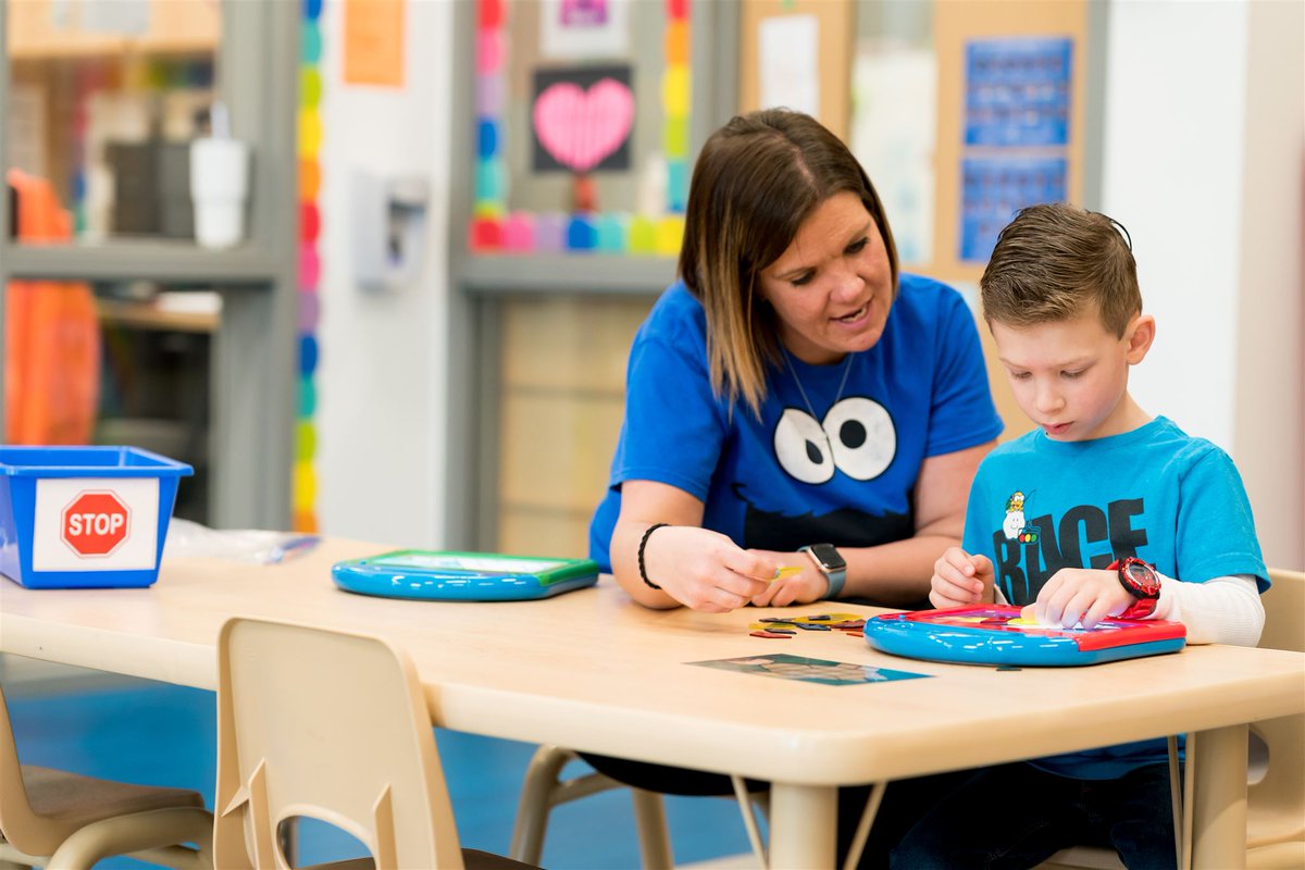 CUSD200's tweet photo. Ms. Stephanie just loves working with our youngest learners in District 200. Want to learn more about joining the team? Follow this link: https://t.co/Xo3Qo87X2v. #Why200 #YourCommunitySchools https://t.co/Aa1qq9rPNr