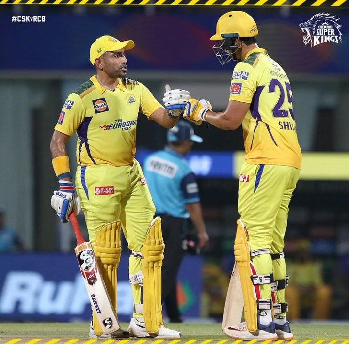 dineshreddypap2's tweet photo. Em kottarayya ... maa @MusicThaman anna drums ela vaayistaado alaa vaayinchesaaru @ChennaiIPL 
#S_R Shivam_Robbie https://t.co/VgHrRe8ezv