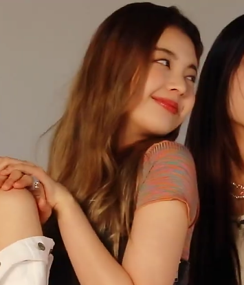 EGIRLJISU's tweet photo. SHE'S SO FINE https://t.co/IFJ6RGVZON