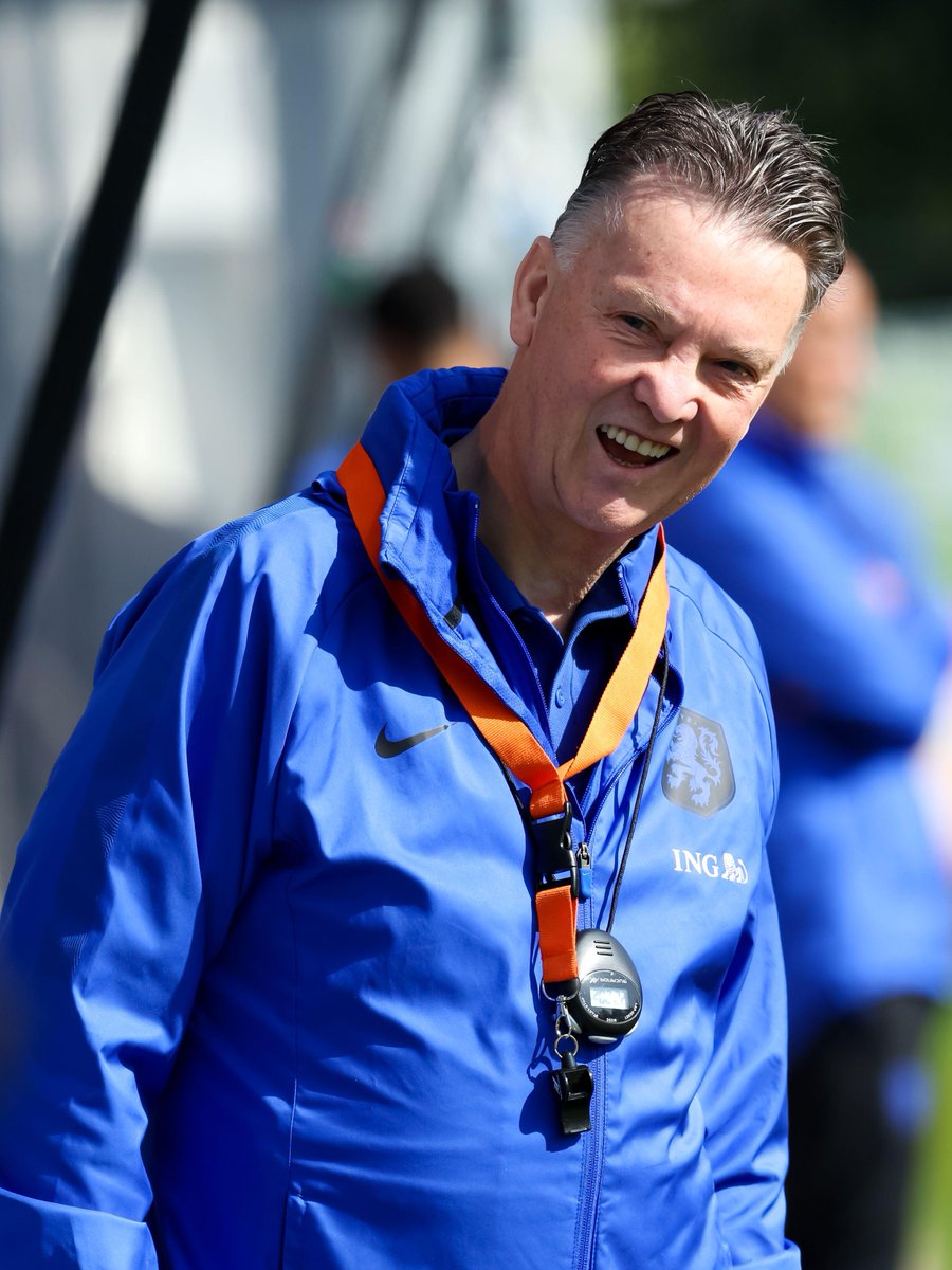 sportbible's tweet photo. Louis van Gaal has confirmed that after 25 radiation treatments and a 6-month wait, the treatment for his prostate cancer has been successful. Fantastic news! ❤️ https://t.co/Fhv2U1wxv5