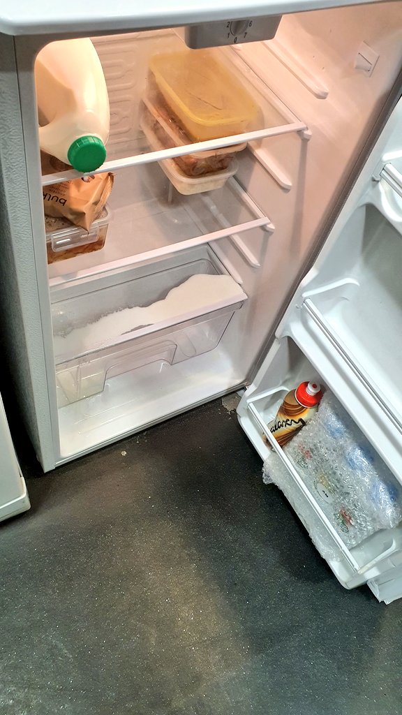MissHotPot's tweet photo. Today's office buffoonary & I walked away. I'm one of them now. #dontcry #buffoonary #spiltmilk #notmyjob https://t.co/ryK3Arg7GX
