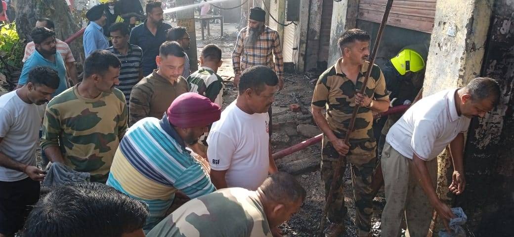 manjeet_dfoodie's tweet photo. Jai Hind to our Real Hero #BSF_TheRescuers #TejRan #SprintersGaming
#KashikaKapoorTuLautAa
#DhaakadTeaser https://t.co/x6lKaXg8y5