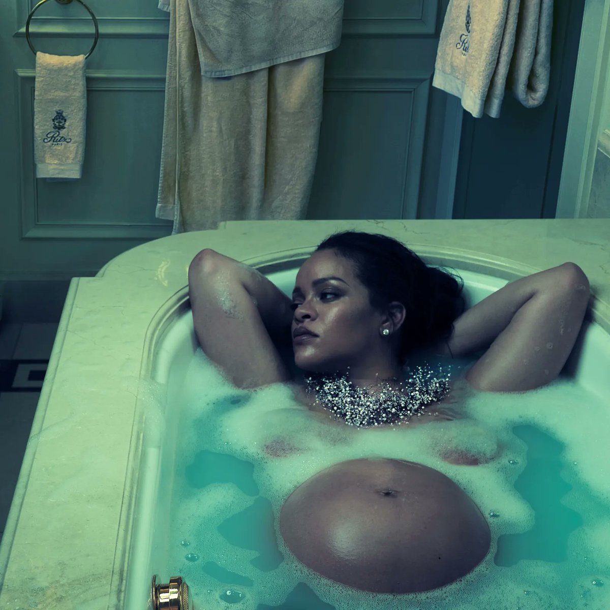 vantefenty's tweet image. Rihanna for VOGUE 2022 May