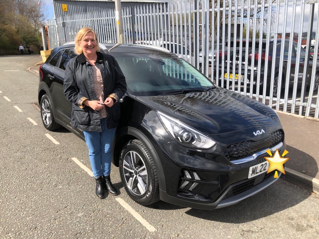 PremAutomotive's tweet image. #PremierPeople 📸

Congratulations to Julie Devereux on collecting her brand new #22plate #KiaNiro #Hybrid from Brian Waterworth at #Rochdale

It looks absolutely lovely, enjoy your wonderful new wheels Julie 😍😍😍