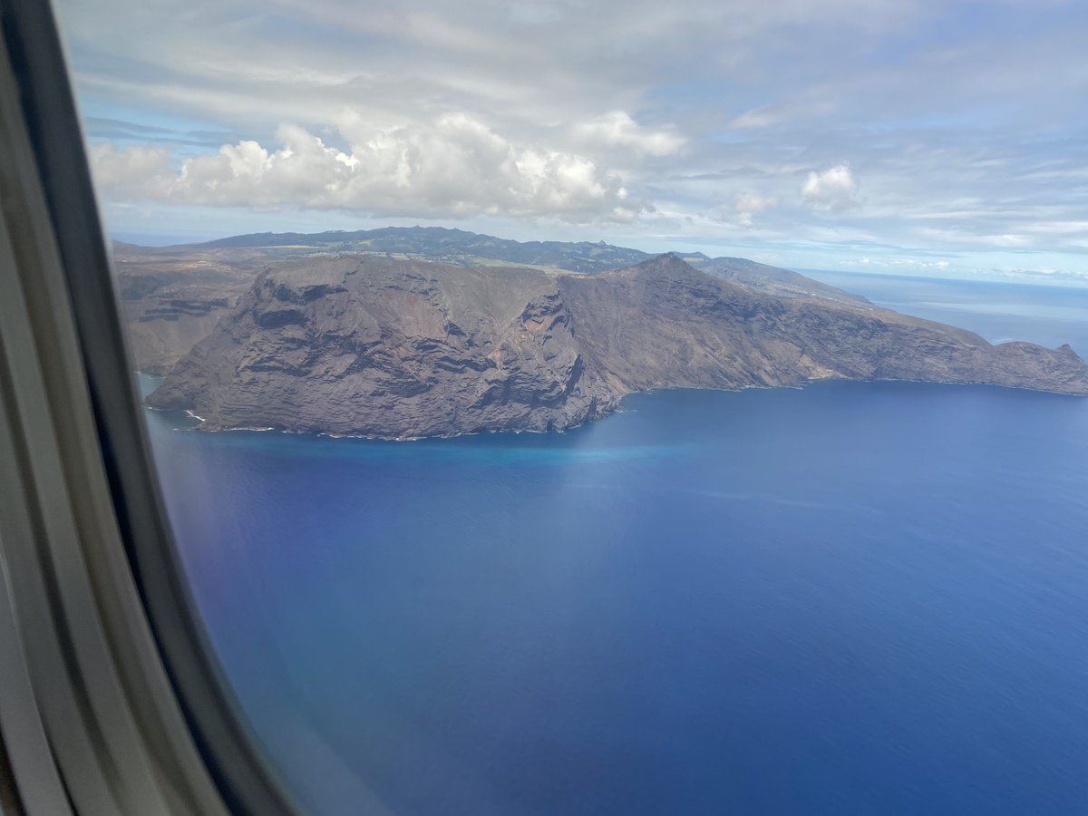 RobWJackson's tweet photo. I’ve recently had the privilege to accompany @BIFoRUoB  funded Doctoral Researcher @AmyJW31  to St Helena island as partners of a @Darwin_Defra  funded project led by @CABI_News colleagues Rob Reeder, Norbert Maczey and Phil Taylor https://t.co/0Ozy7ejBTW