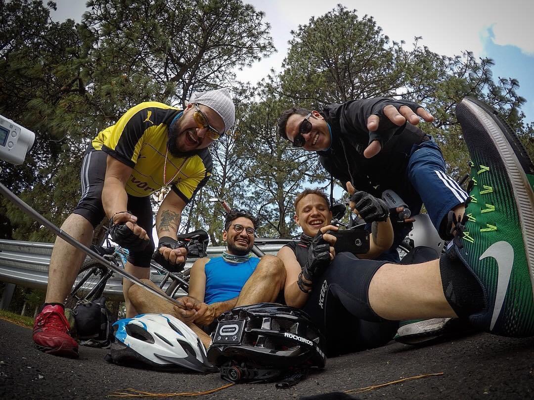 Hace 4 años que nos secuestraron durante nuestro viaje en bicicleta. Y sigo reafirmando mi pasión por la vida y sobre todo por la música. Les comparto nuestra historia aquí en mi podcast: 👇🏻
 open.spotify.com/episode/5Xxp6Y…

Apple podcast: podcasts.apple.com/mx/podcast/whi…

By @dixo