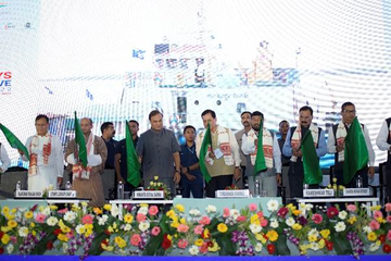 PIBChandigarh's tweet photo. Union Minister @sarbanandsonwal says waterways could provide the greatest opportunities for young entrepreneurs
Assam anchoring 770 crores project for safe ferry services
#WaterwaysConclave
🔗https://t.co/yYA4X90vFO @shipmin_india https://t.co/Z44Mm2b6a3